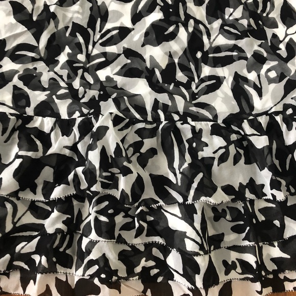 White House/Black Market strapless dress. - Picture 2 of 4